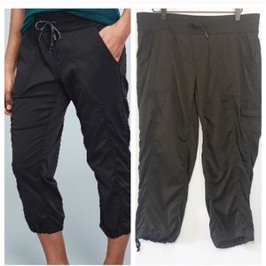 NorthFace “Aphrodite” cropped motion pants